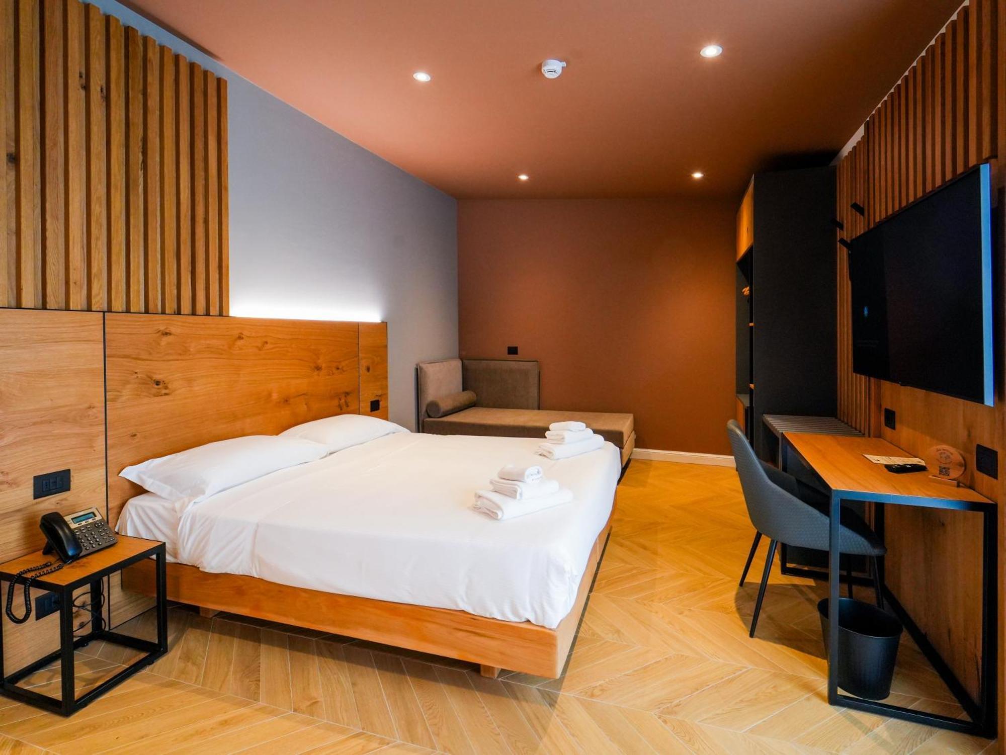 Mauro Hotel 3*